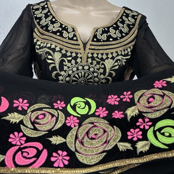 Traditional Wear Kurta And Dupatta With Embroidery Work Floral Pink Gold Black - Picture 13 of 13